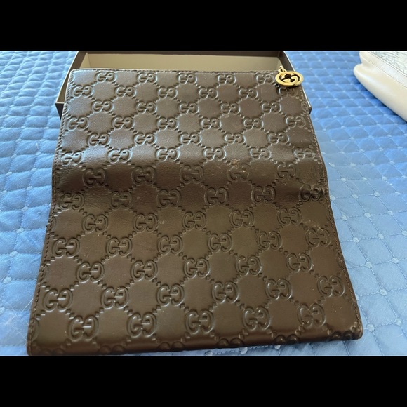 SALE Authentic Gucci long wallet - Picture 5 of 6